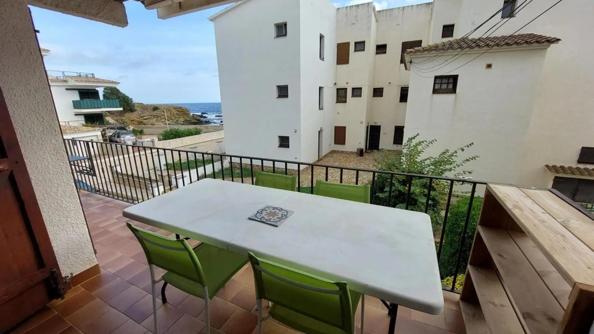 Apartamento Familiar De 3 Hab Cerca De La Playa En Llanca - Es-170-75의 연락처