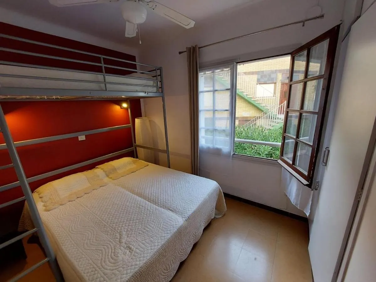 Apartamento Familiar De 3 Hab Cerca De La Playa En Llanca - Es-170-75