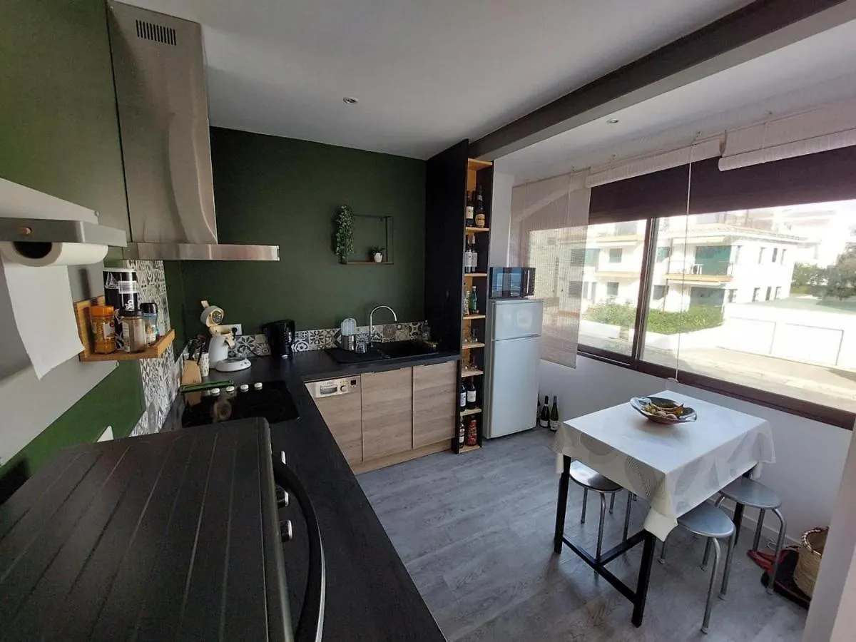 Apartamento Familiar De 3 Hab Cerca De La Playa En Llanca - Es-170-75 0*,