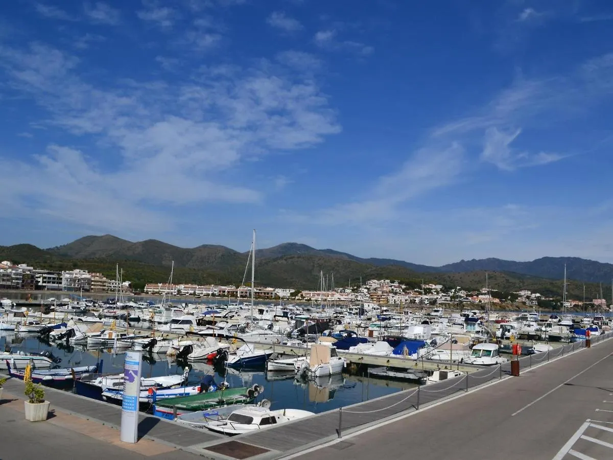 Apartamento Familiar De 3 Hab Cerca De La Playa En Llanca - Es-170-75