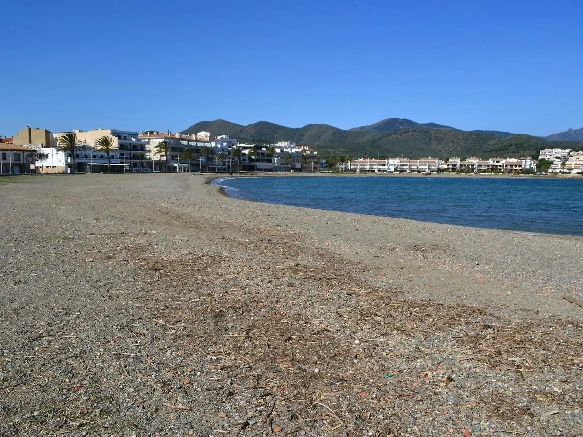 Apartamento Familiar De 3 Hab Cerca De La Playa En Llanca - Es-170-75 0*,  Spain
