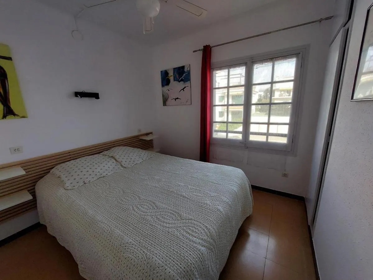 Apartamento Familiar De 3 Hab Cerca De La Playa En Llanca - Es-170-75 Apartment